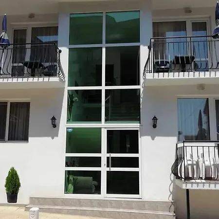 Zlatina Konukevi